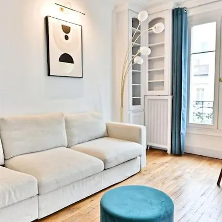 Appartement Haussmannien Lumineux Et Paris