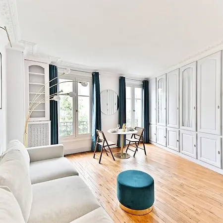 Apartment Haussmannien Lumineux Et Paris